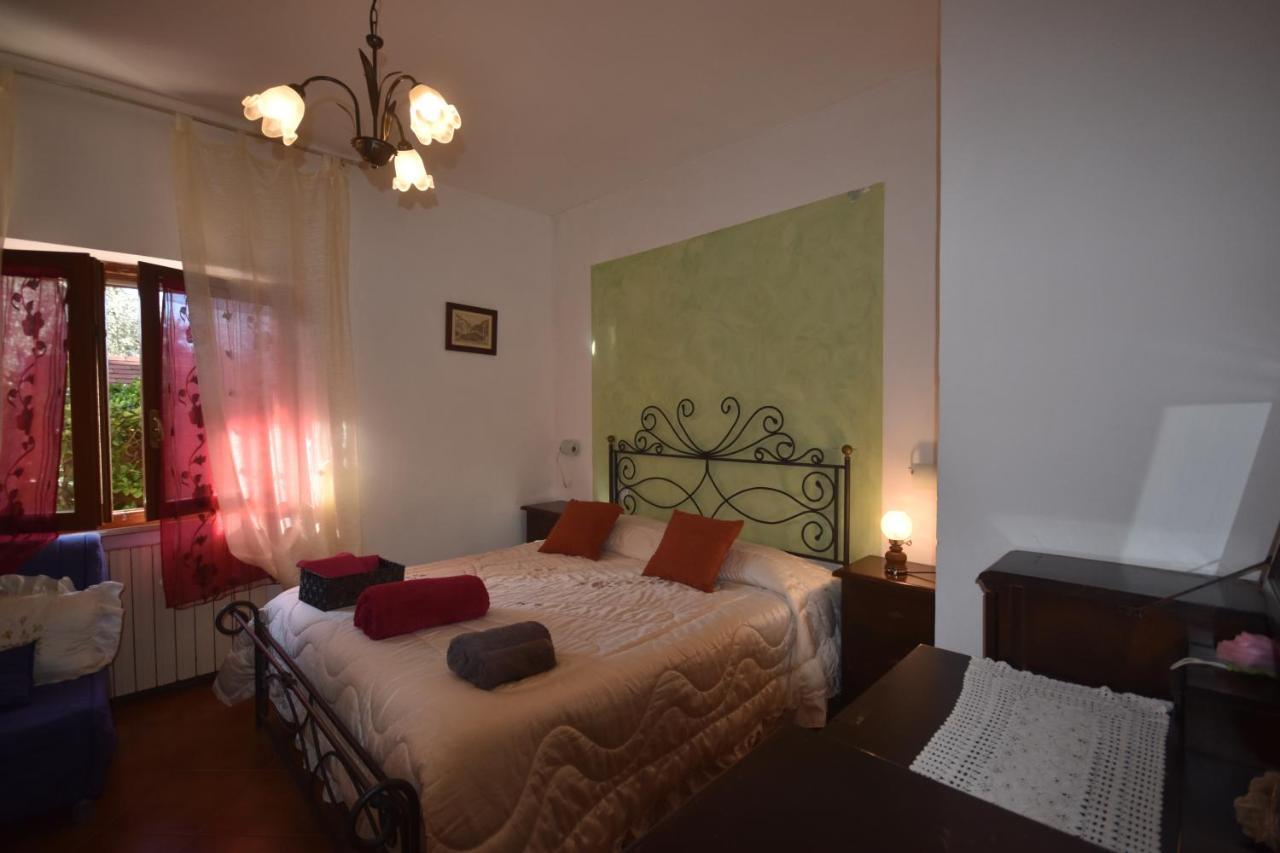 קסטלנואובו ברארדנגה Agriturismo La Nicchia מראה חיצוני תמונה