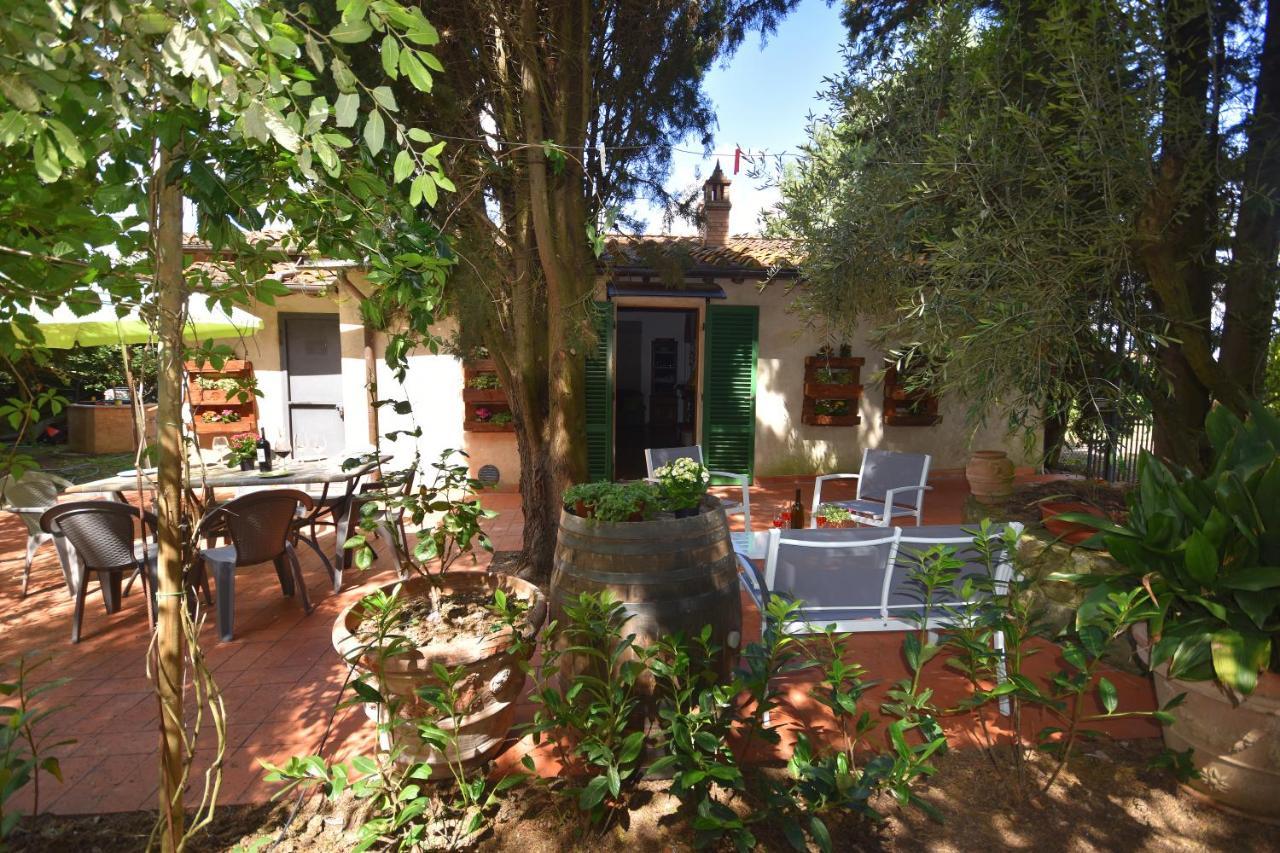 קסטלנואובו ברארדנגה Agriturismo La Nicchia מראה חיצוני תמונה