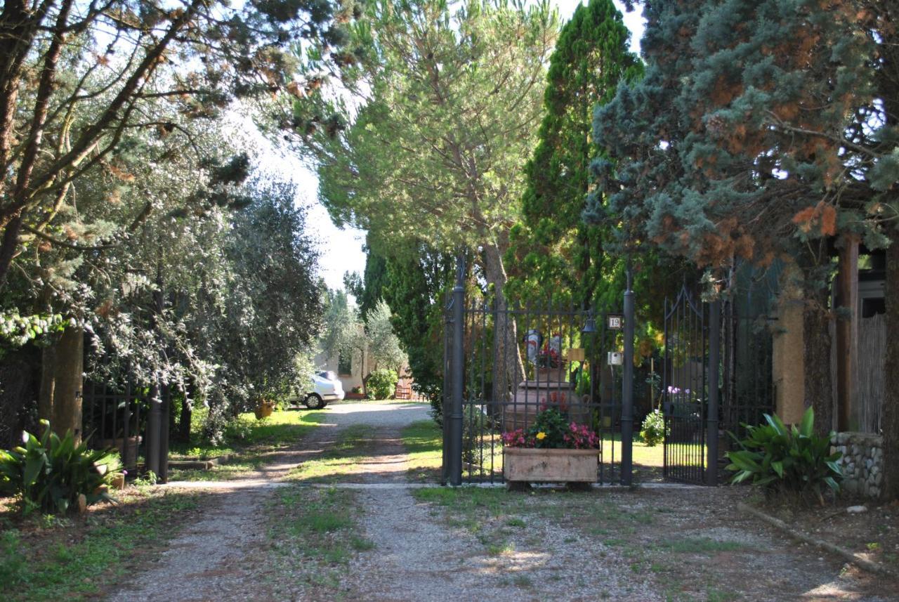 קסטלנואובו ברארדנגה Agriturismo La Nicchia מראה חיצוני תמונה